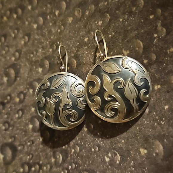 Silpada Israel Sterling Silver Earrings Intricate Swirling Leaf Design Black OS - Picture 4 of 5